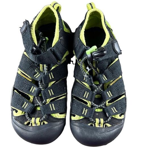 Keens Newport H2 Waterproof Kids Sandals in Black.  Size 13. - Picture 2 of 7